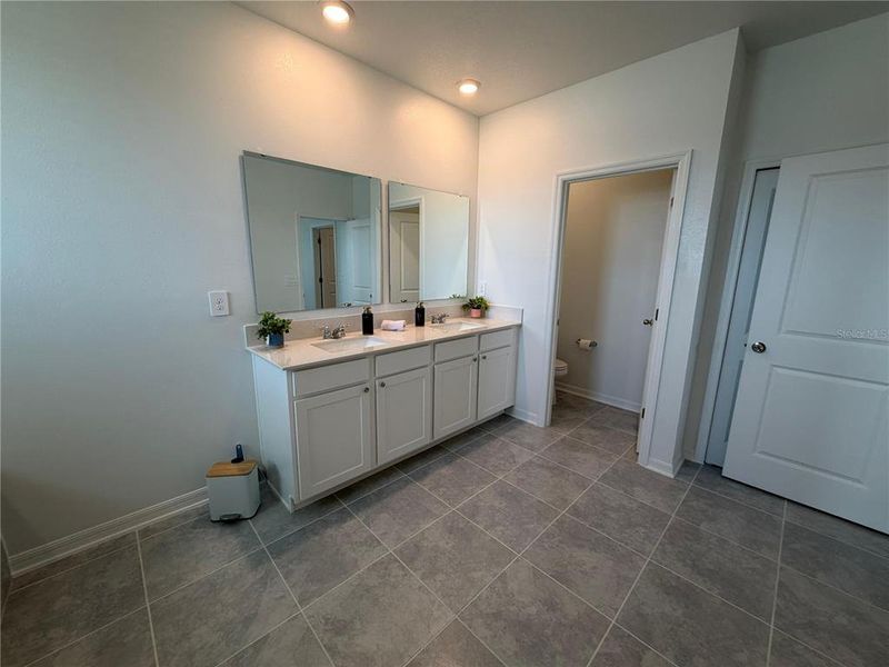 Furnished interior view inside a new home in , Davenport (Image 12). Furnished interior view inside a new home in , Davenport (Image 12).