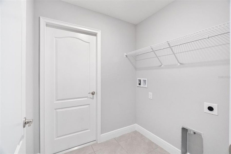 Spacious, unfurnished interior of a new home in , Kissimmee (Image 21).