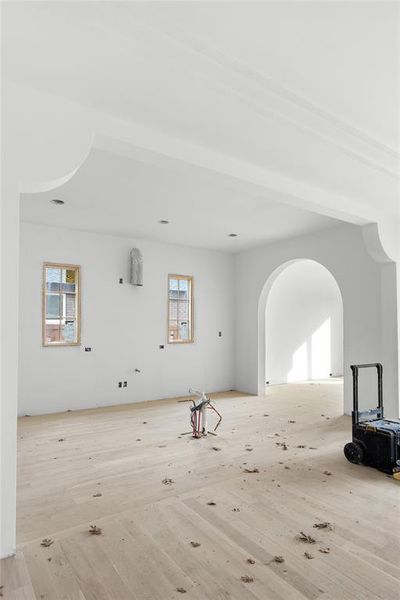 Spacious, unfurnished interior of a new home in , Dallas (Image 13).