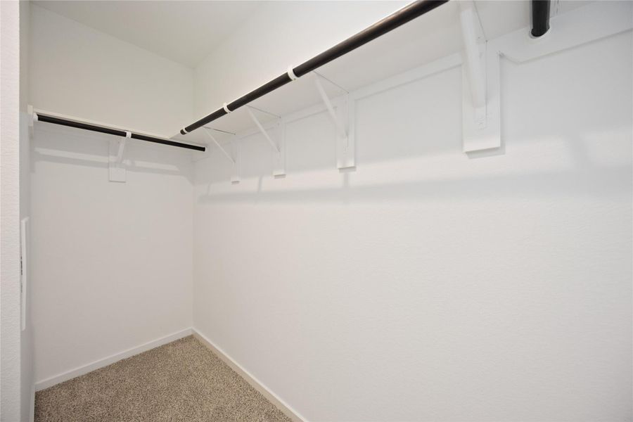 Spacious, unfurnished interior of a new home in Allison Park, Houston (Image 16).