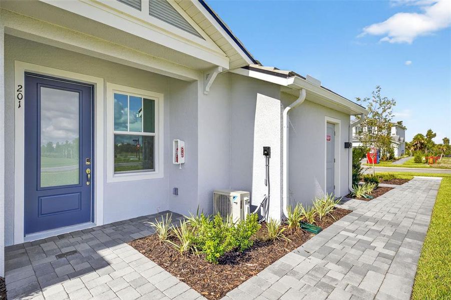 Exterior details and patio area of a home in Wellen Park, Venice (Image 3).