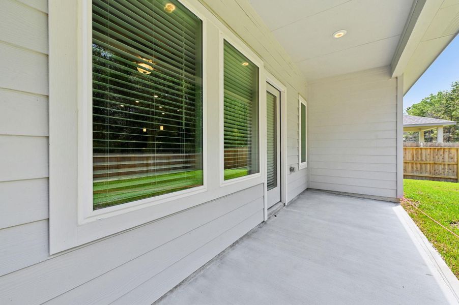 Front exterior of a new home in , New Caney, TX, highlighting curb appeal (Image 1). Front exterior of a new home in , New Caney, TX, highlighting curb appeal (Image 1).