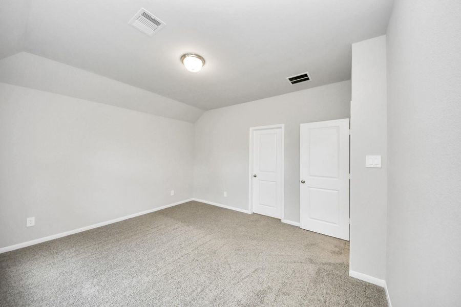 Spacious, unfurnished interior of a new home in Montgomery Ridge: Landmark Collection, Montgomery (Image 25).