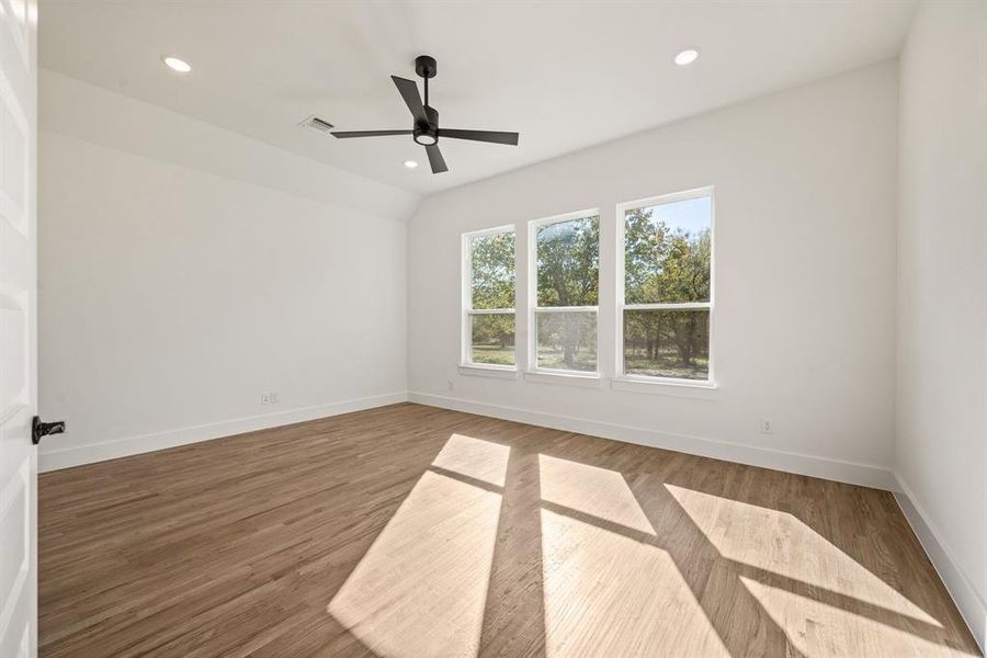 Spacious, unfurnished interior of a new home in Rolling Creek Ranch, Aledo (Image 30). Spacious, unfurnished interior of a new home in Rolling Creek Ranch, Aledo (Image 30).