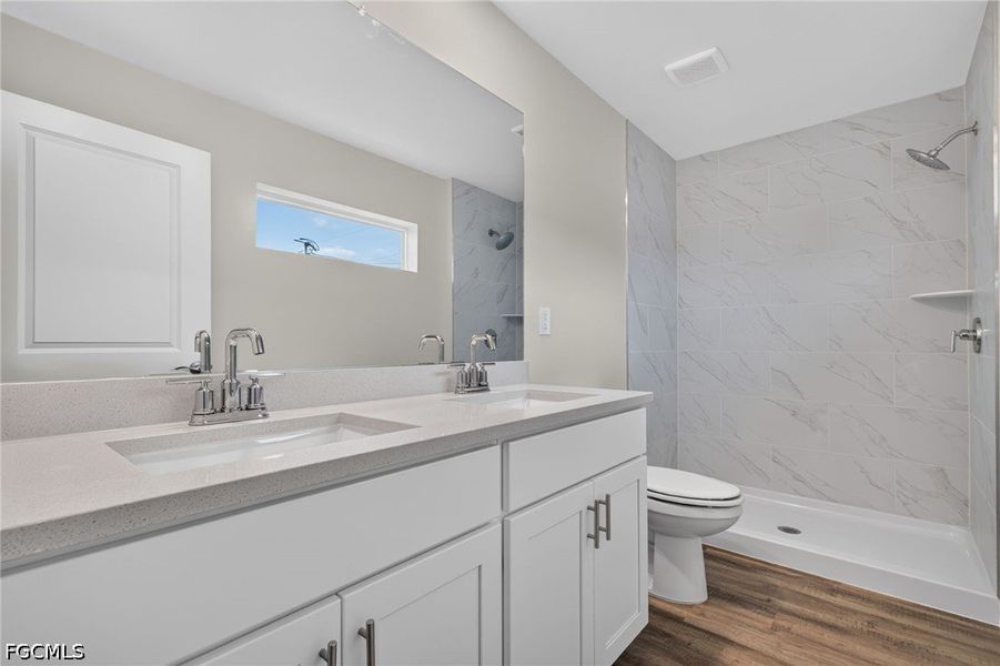 Furnished interior view inside a new home in Cape Coral, Cape Coral (Image 9).