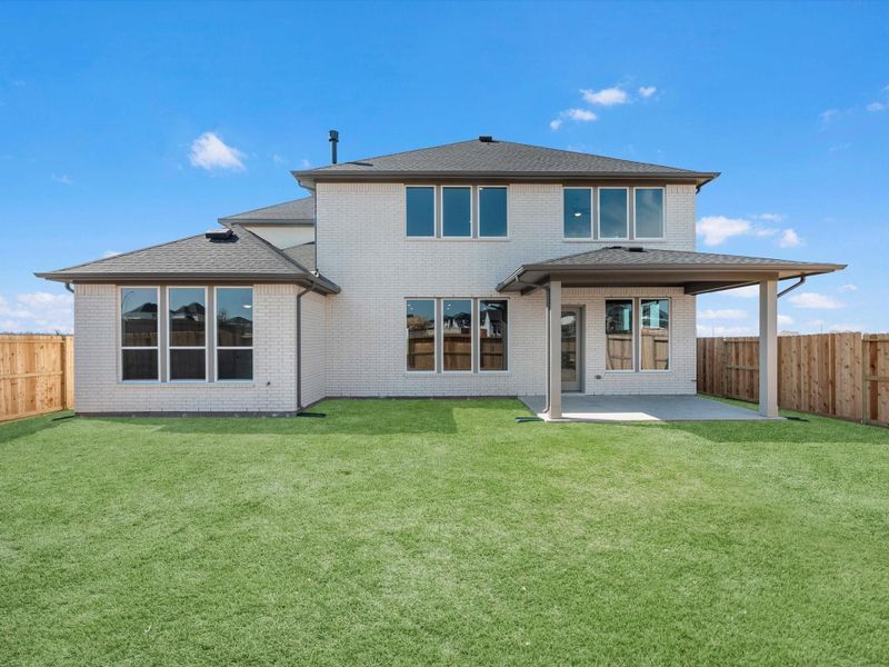 Exterior details and patio area of a home in Pecan Ridge, Fulshear (Image 3).