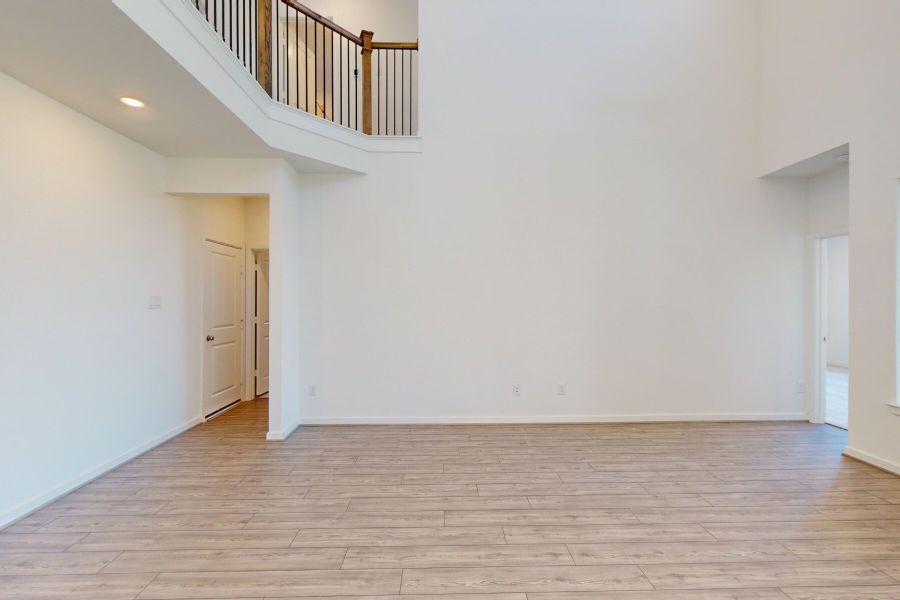 Spacious, unfurnished interior of a new home in Trillium, Richmond (Image 6).