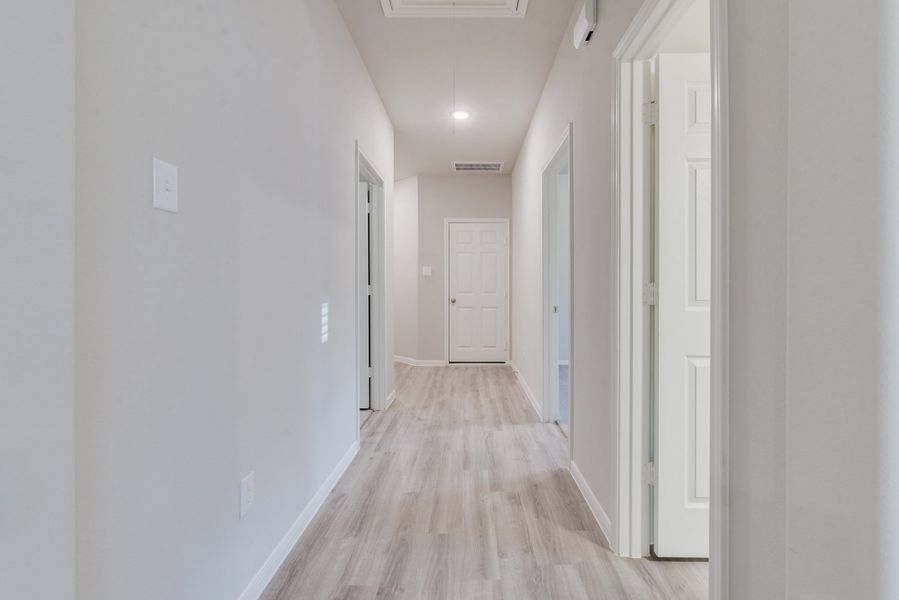 Representative unfurnished interior of a home built from the Floor Plan 1784 by Colina Homes in River Ranch, Dayton (Image 36).