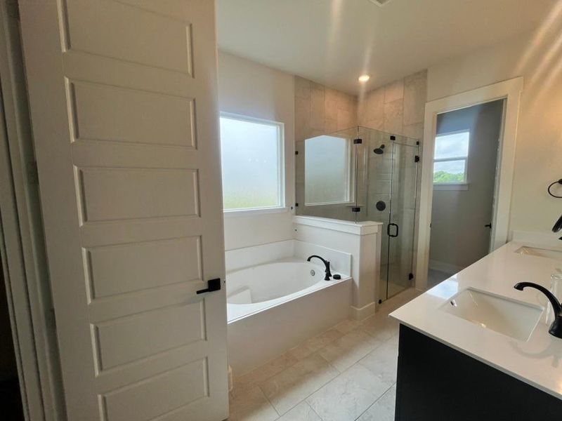 Furnished interior view inside a new home in Eagle Ridge Estates, Weatherford (Image 9).