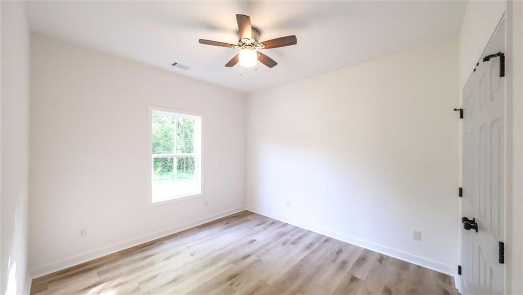 Spacious, unfurnished interior of a new home in , Temple (Image 22).