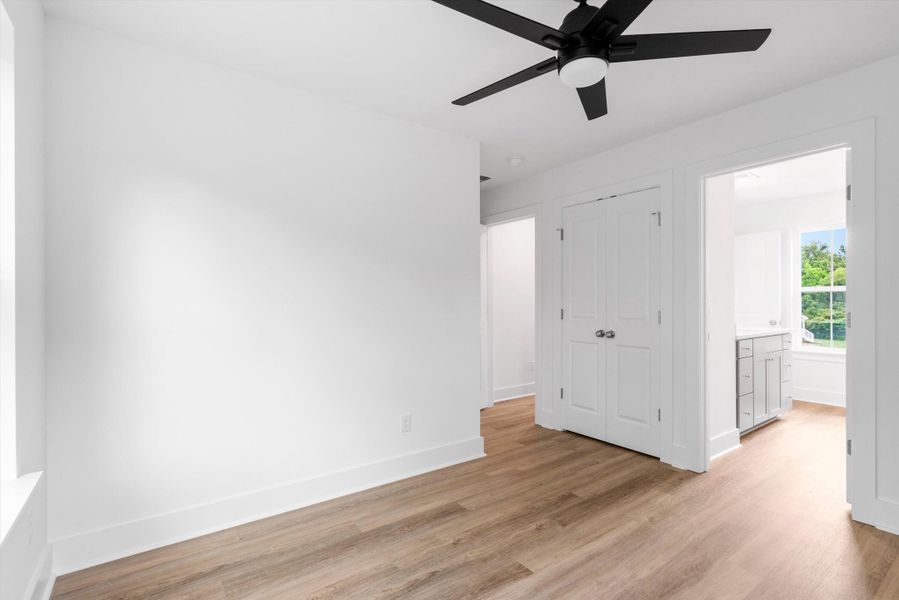 Spacious, unfurnished interior of a new home in , Charleston (Image 36).