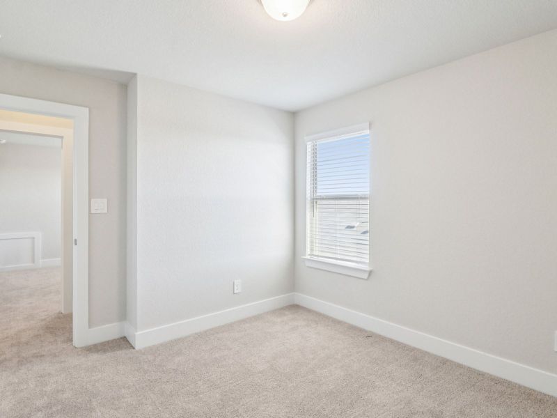 Spacious, unfurnished interior of a new home in Royal Crest, San Antonio (Image 20).