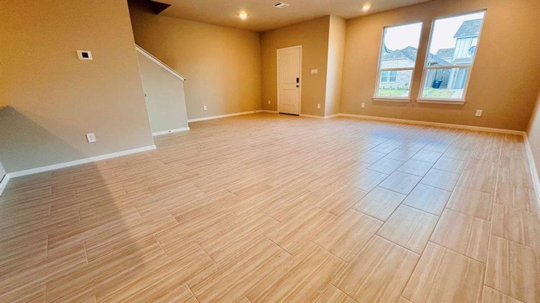 Spacious, unfurnished interior of a new home in Orchard Village, Fort Worth (Image 17). Spacious, unfurnished interior of a new home in Orchard Village, Fort Worth (Image 17).