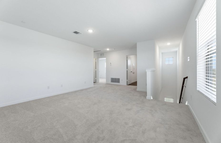 Spacious, unfurnished interior of a new home in Sonterra, Jarrell (Image 41).