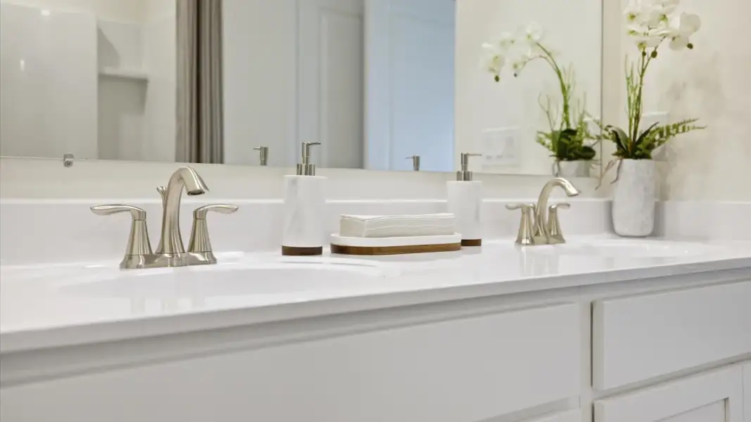 Close-up of interior finishes inside a home in Oak Hill, Vonore (Image 19).