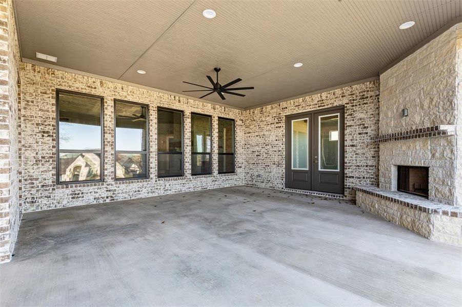 Exterior details and patio area of a home in , Weatherford (Image 3).