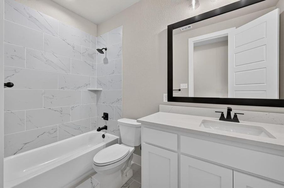 Furnished interior view inside a new home in Coyote Crossing, Godley (Image 13).