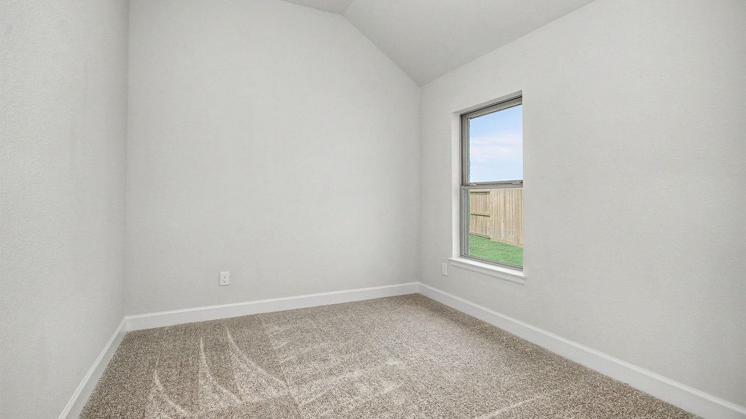 Spacious, unfurnished interior of a new home in Valencia, Manvel (Image 11).