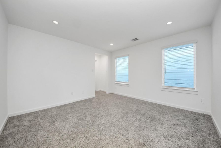 Spacious, unfurnished interior of a new home in , Houston (Image 20).