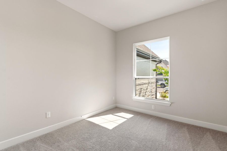 Spacious, unfurnished interior of a new home in Nolina, Georgetown (Image 20).