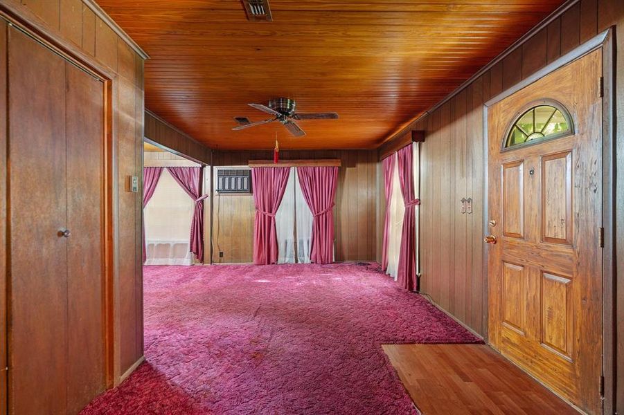 Spacious, unfurnished interior of a new home in , Paris (Image 8). Spacious, unfurnished interior of a new home in , Paris (Image 8).