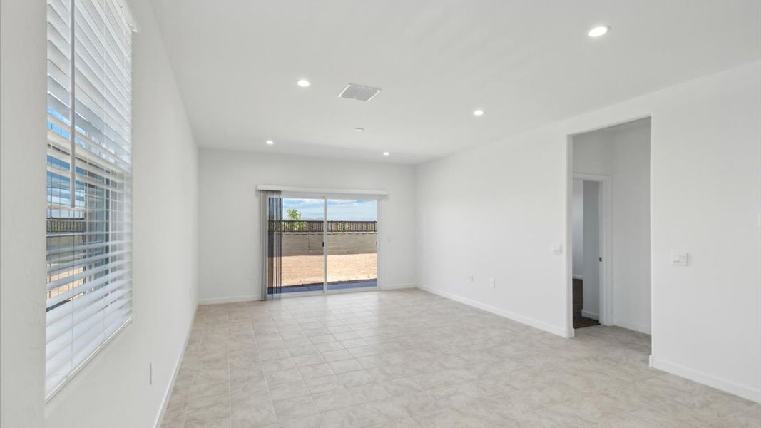 Spacious, unfurnished interior of a new home in Radiance at Superstition Vistas, Apache Junction (Image 24).