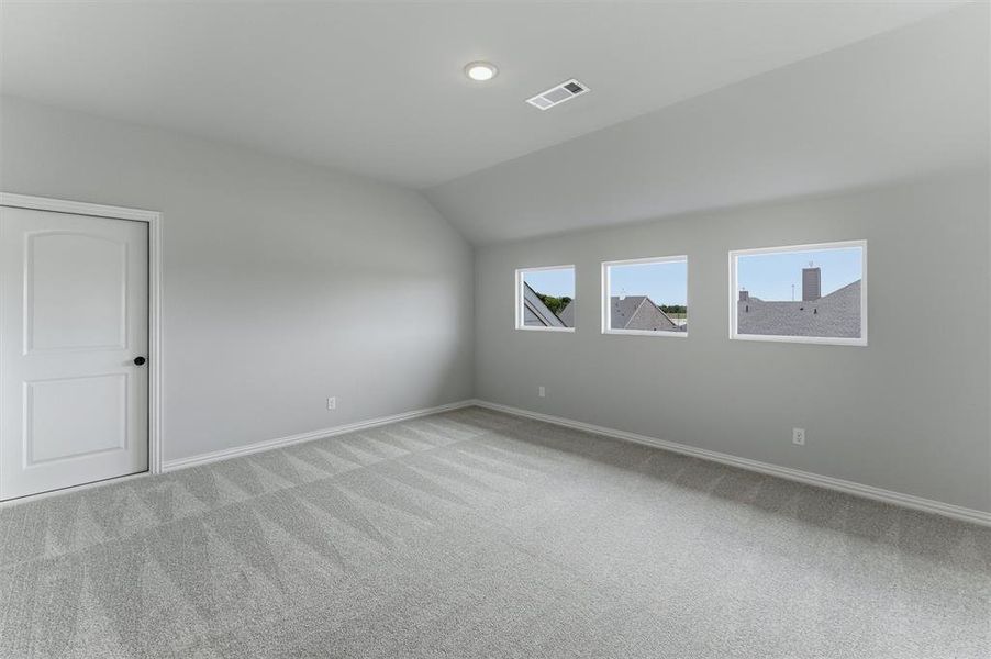 Spacious, unfurnished interior of a new home in Cedar Ridge Estates, Anna (Image 26).