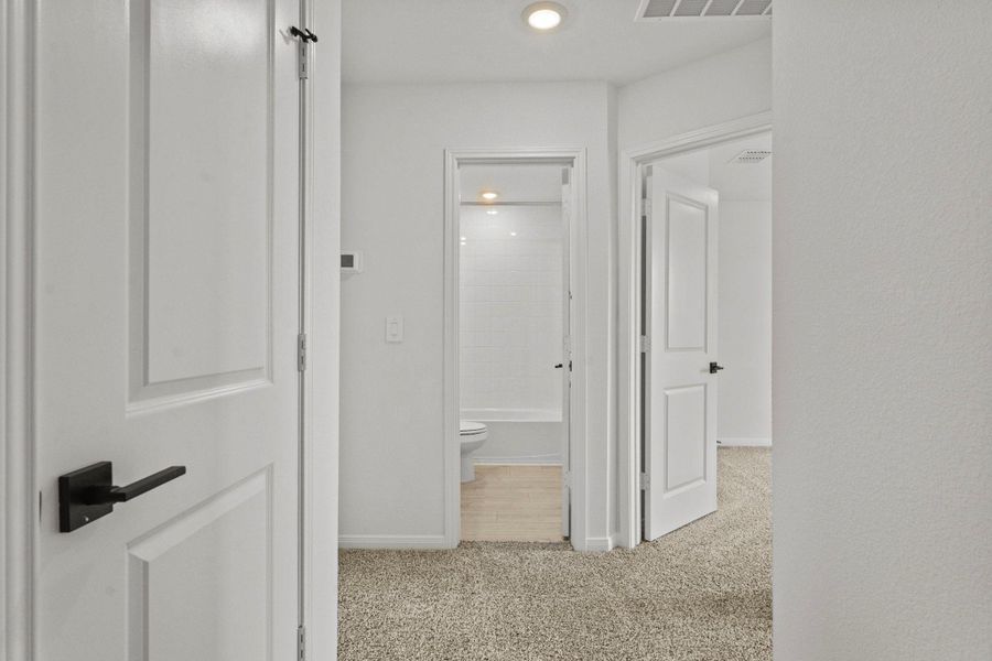 Spacious, unfurnished interior of a new home in Avery Centre, Round Rock (Image 16). Spacious, unfurnished interior of a new home in Avery Centre, Round Rock (Image 16).