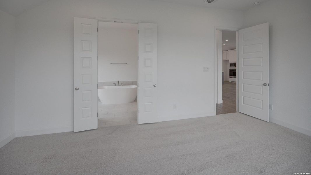 Spacious, unfurnished interior of a new home in Alsatian Oaks, Castroville (Image 22).