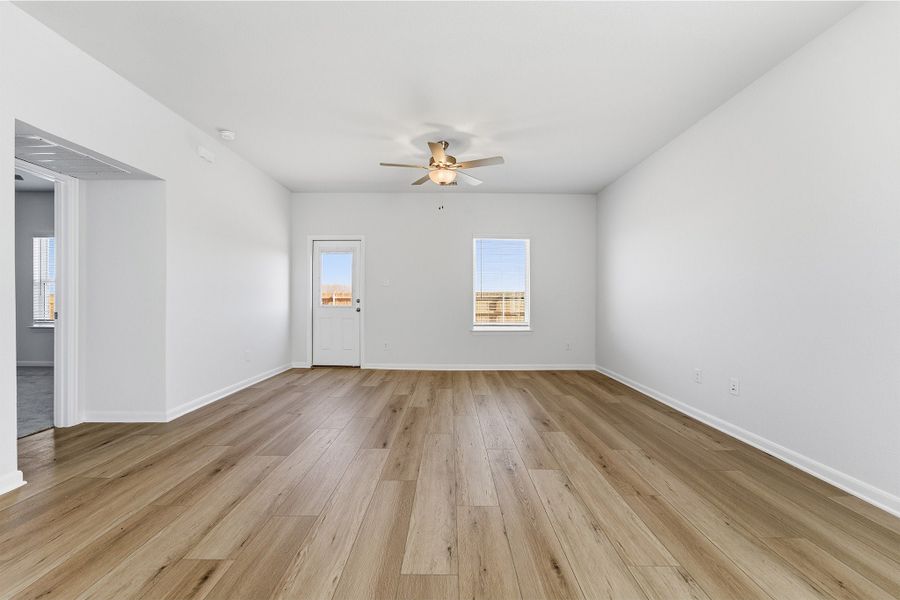 Spacious, unfurnished interior of a new home in Pebblebrook, Sherman (Image 25).
