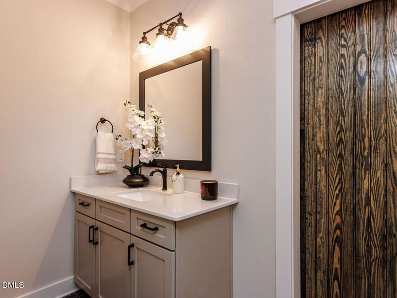 023-1280x960-primary-bathroom