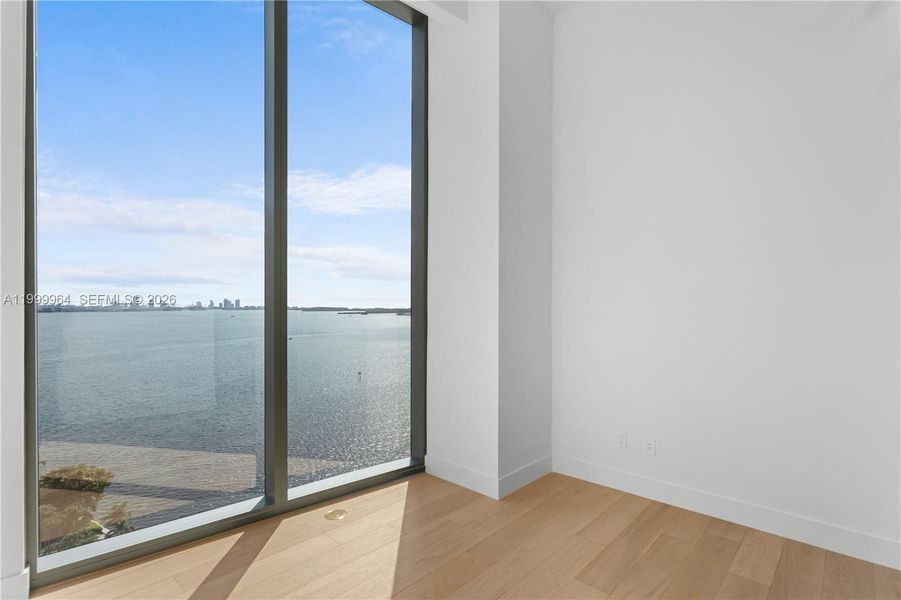 Spacious, unfurnished interior of a new home in , Miami (Image 29).