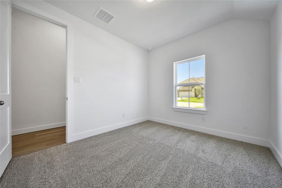 Spacious, unfurnished interior of a new home in , Rosharon (Image 16).