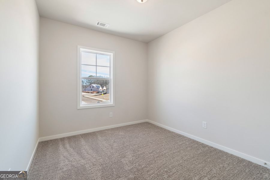 Spacious, unfurnished interior of a new home in Rosewood Lake Estates, Hoschton (Image 59).