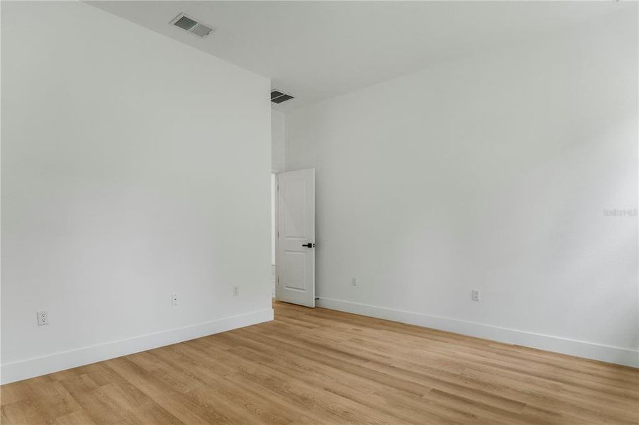 Spacious, unfurnished interior of a new home in , Dunnellon (Image 28). Spacious, unfurnished interior of a new home in , Dunnellon (Image 28).
