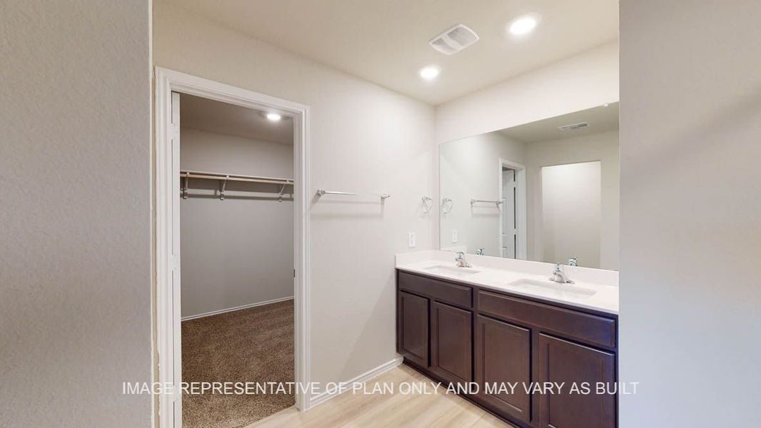Furnished interior view inside a new home in Park Meadows, Lorena (Image 11).