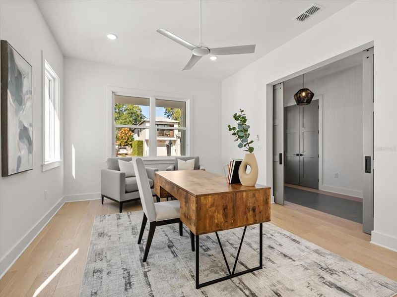 Furnished interior view inside a new home in , Orlando (Image 13).