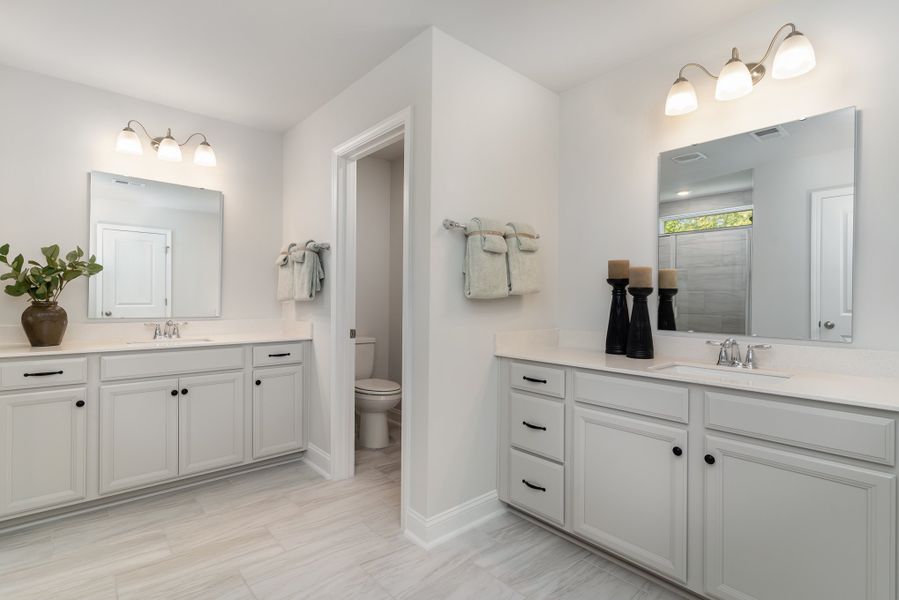 Representative furnished interior of a home built from the HARBOR OAK by D.R. Horton in Ranch Haven, Murrells Inlet (Image 36).