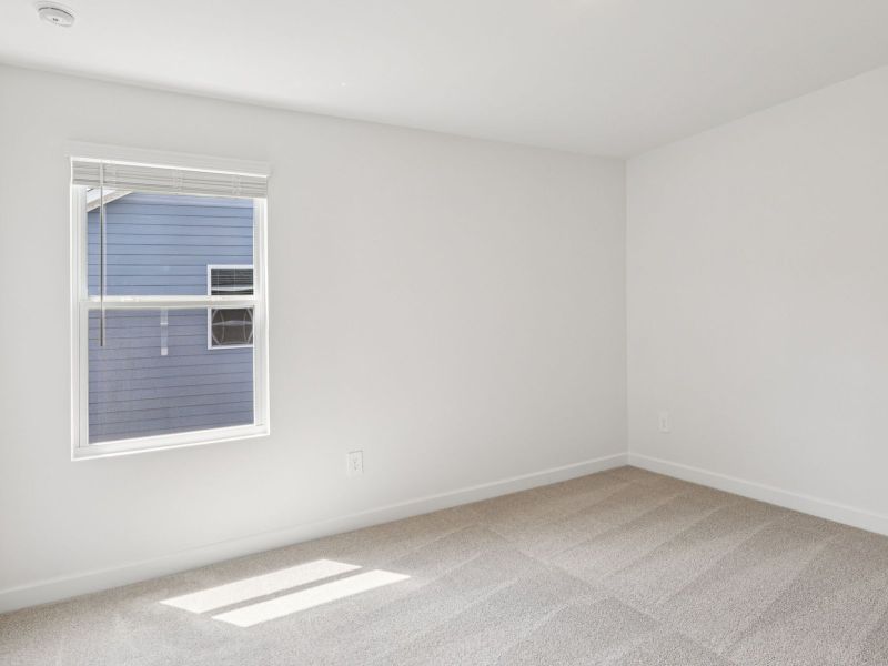 Spacious, unfurnished interior of a new home in Brighton Springs, York (Image 16).