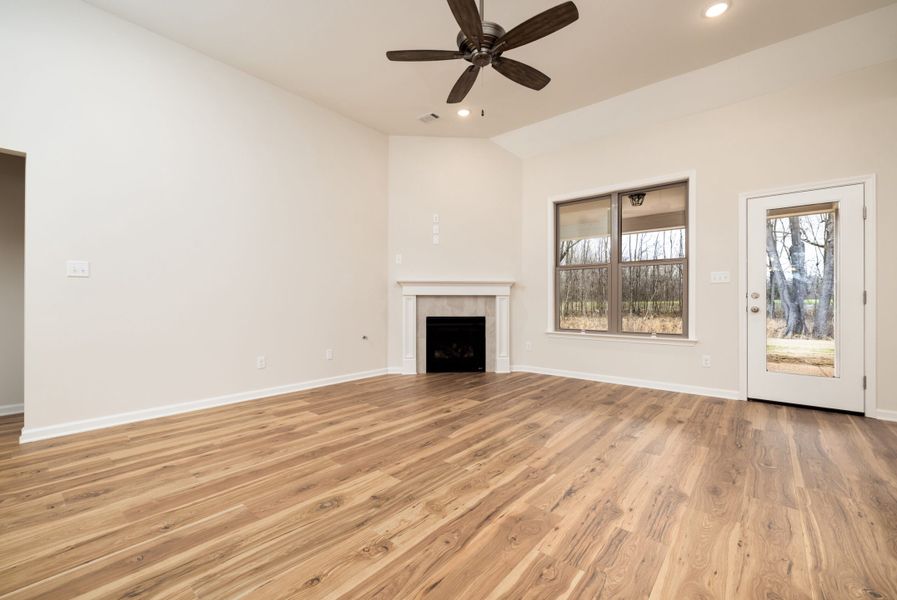 Representative unfurnished interior of a home built from the Canterbury by Grant Homes LLC in Valleybrook, Oakland (Image 8).