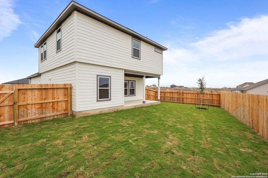 Exterior details and patio area of a home in Garden Grove, Schertz (Image 3).