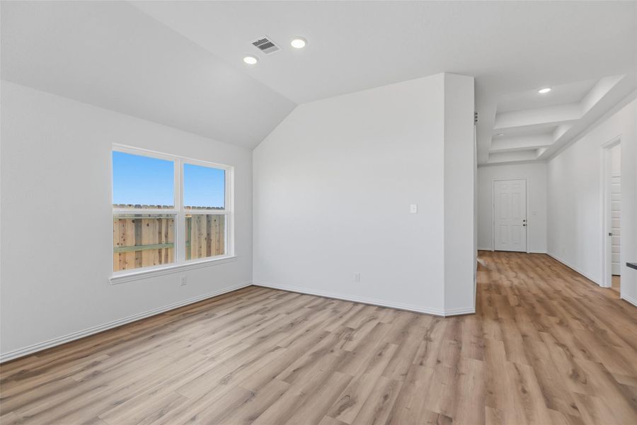 Spacious, unfurnished interior of a new home in Wildrye, Waller (Image 26).