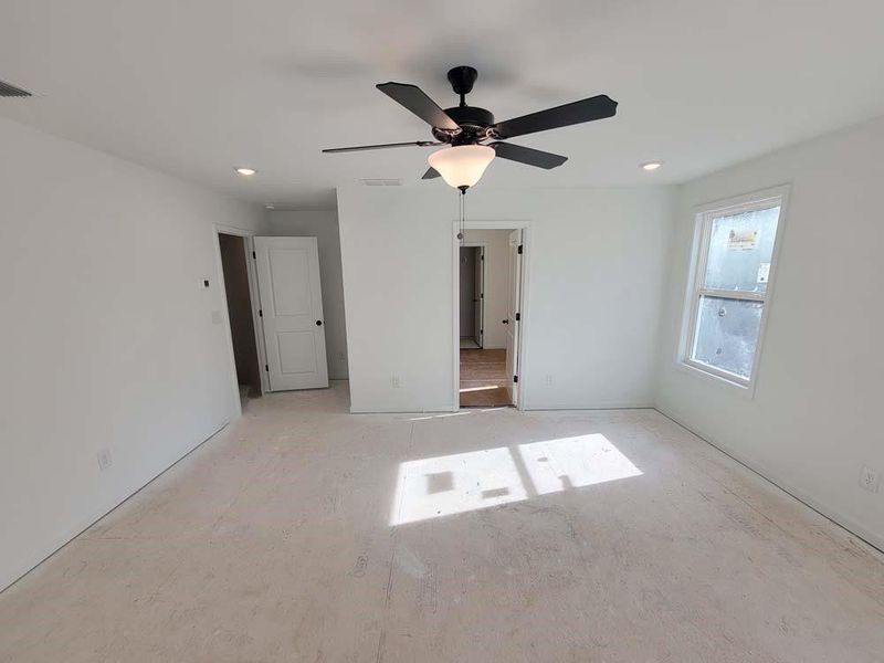 Spacious, unfurnished interior of a new home in The Estates at Casteel, Bethlehem (Image 3).