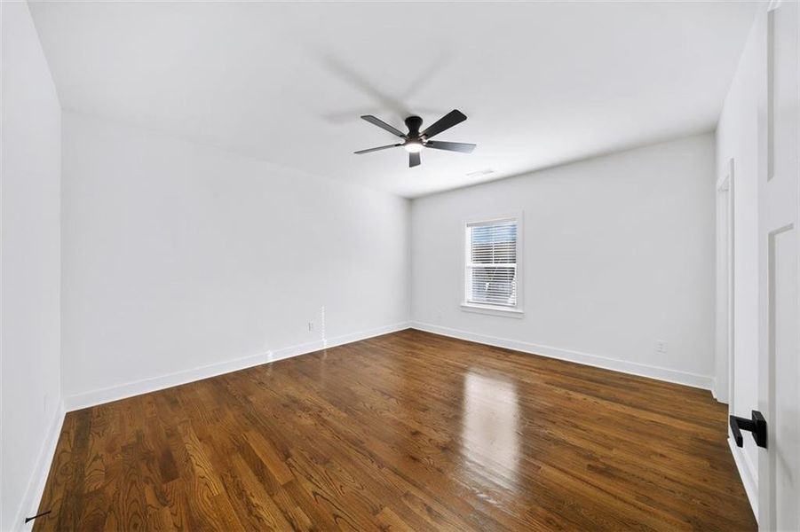 Spacious, unfurnished interior of a new home in Silvercrest Lakes, Acworth (Image 51).