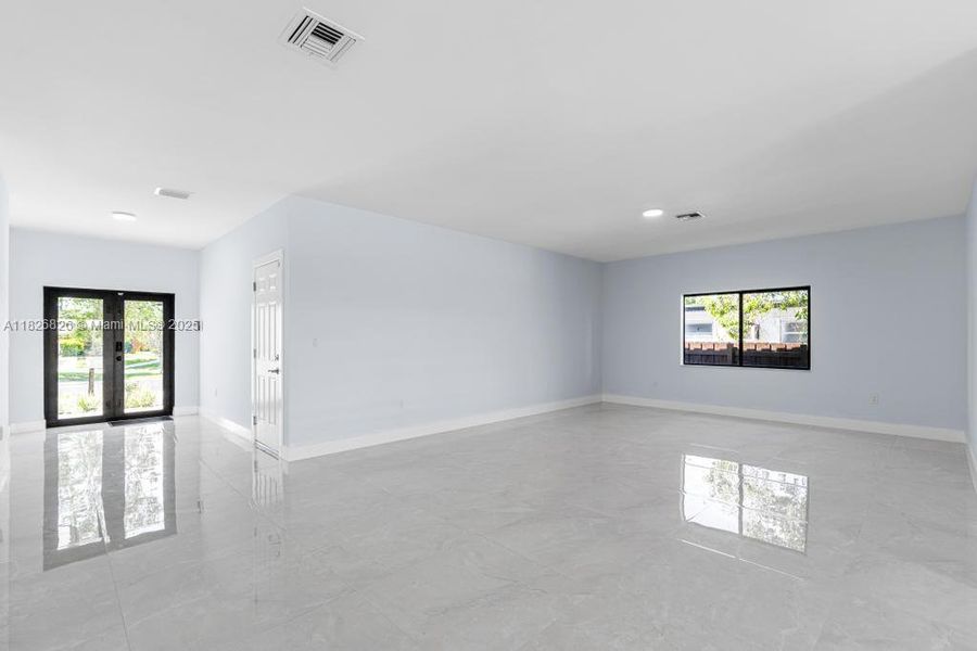Spacious, unfurnished interior of a new home in , Cutler Bay (Image 28).