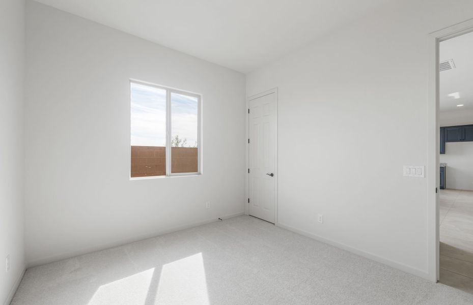 Spacious, unfurnished interior of a new home in Artisan at Asante, Surprise (Image 23).