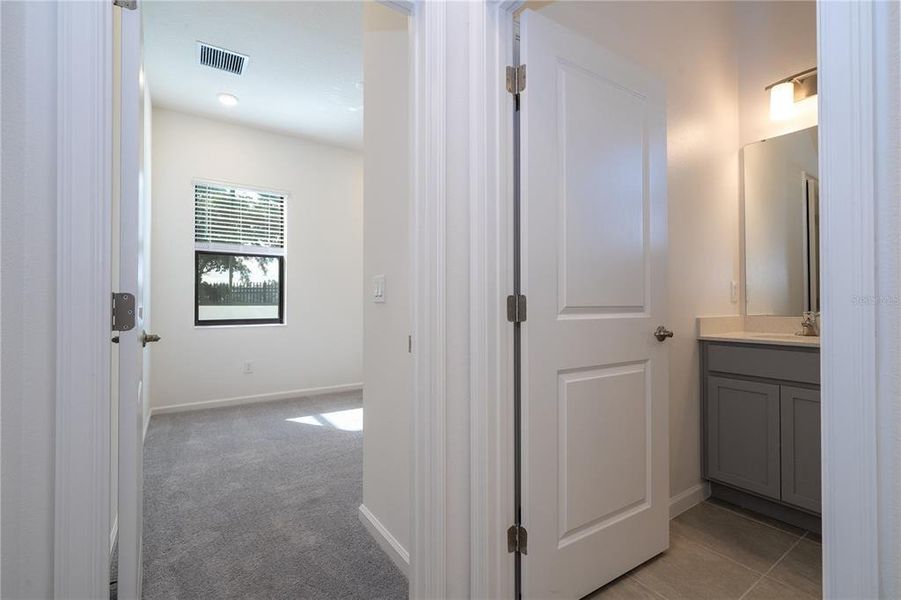 Spacious, unfurnished interior of a new home in , Orlando (Image 46).