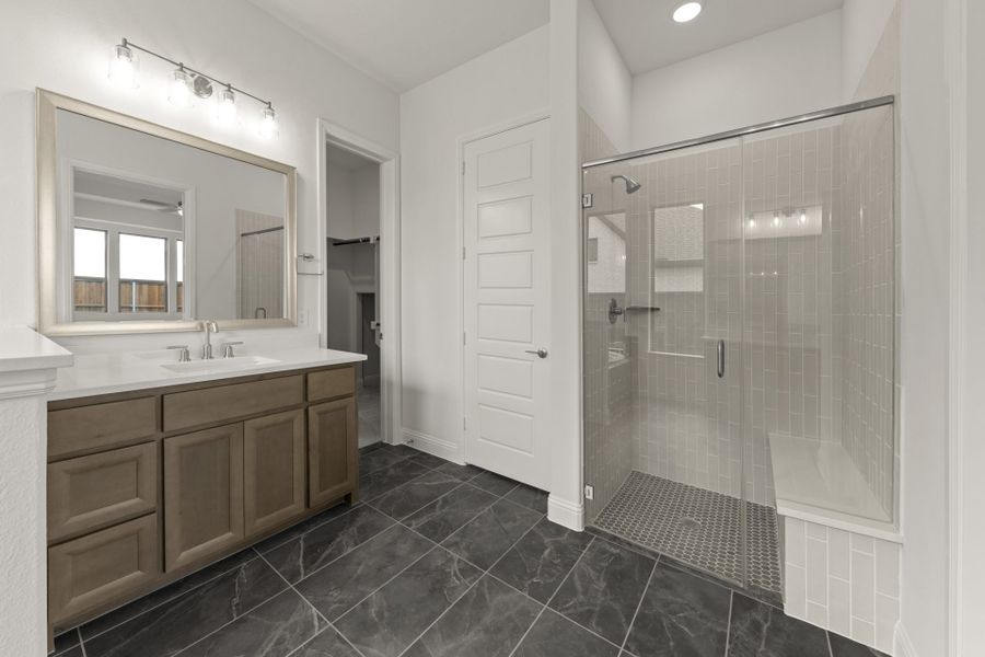 Furnished interior view inside a new home in Nelson Lake, Rockwall (Image 10).