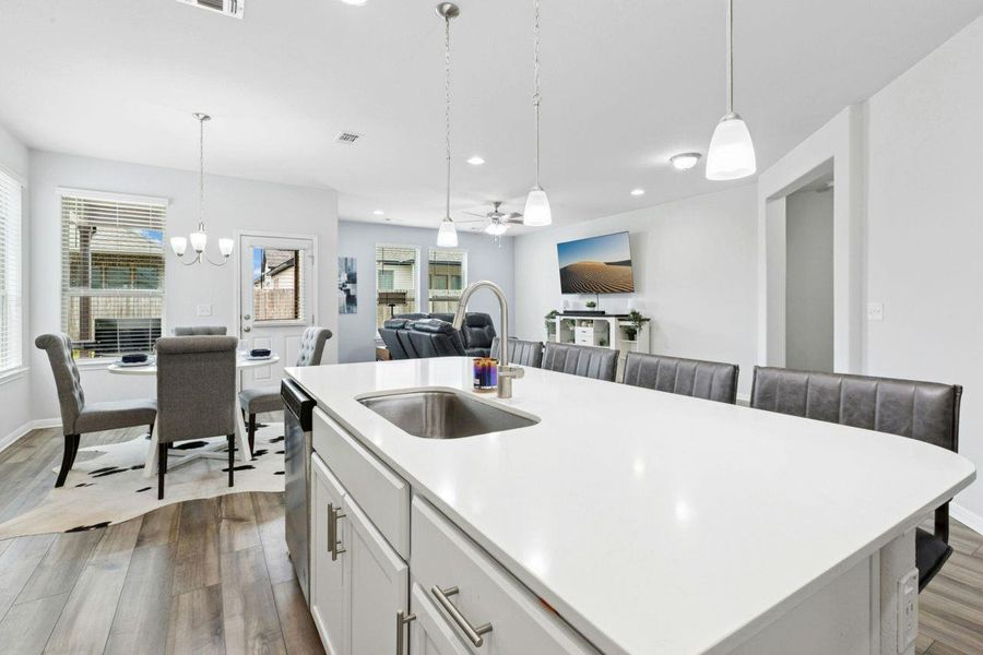 Plentiful storage! Plentiful storage!