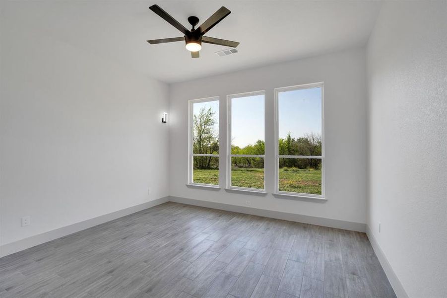 Media Room/Bedroom Media Room/Bedroom